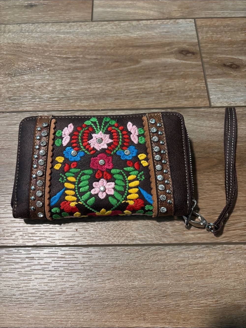 NWOT Montana West Embroidered Floral Brown Wristlet Wallet